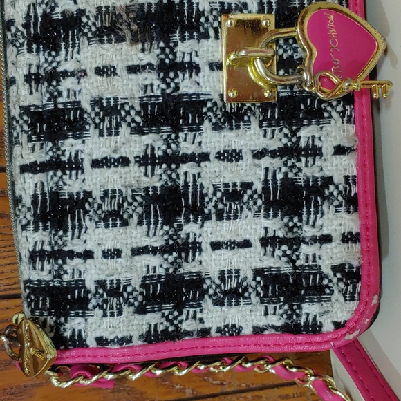 Betsey Johnson Dreamworks Trolls 2 in 1 Crossbody Bag - Picture 4 of 17